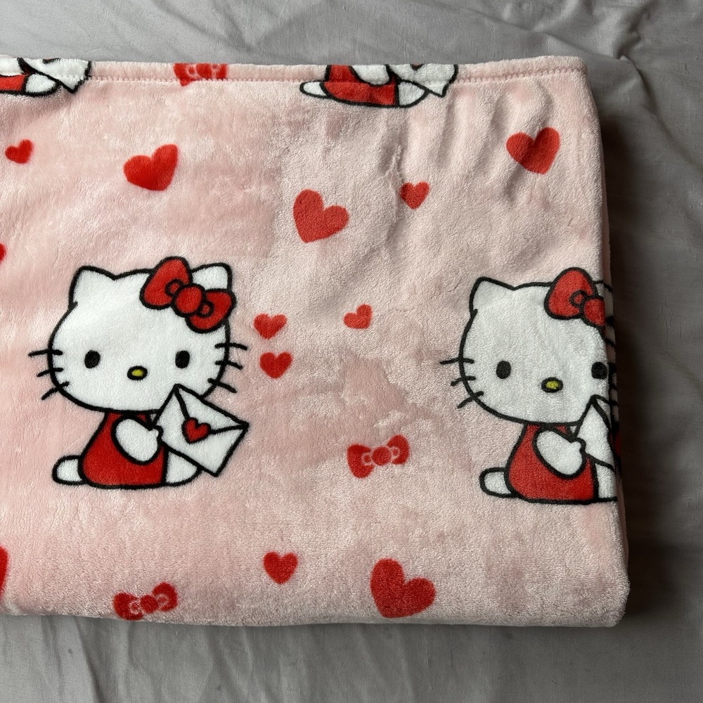 Hello Kitty Christmas &Valentines Throw Blanket Bundle Set of 6 Sanrio Pink Teal - Picture 15 of 16